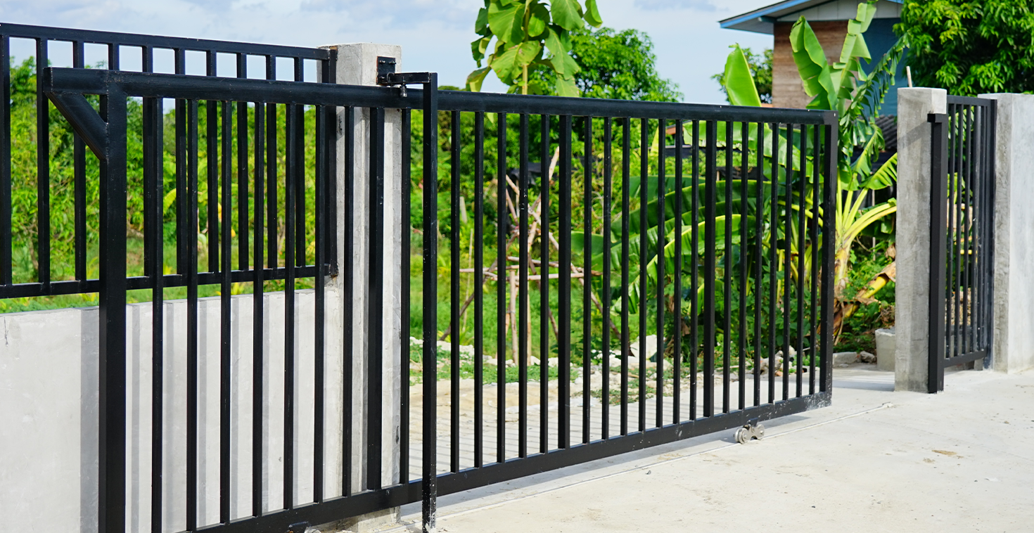 Sliding Gates in London and Hitchin