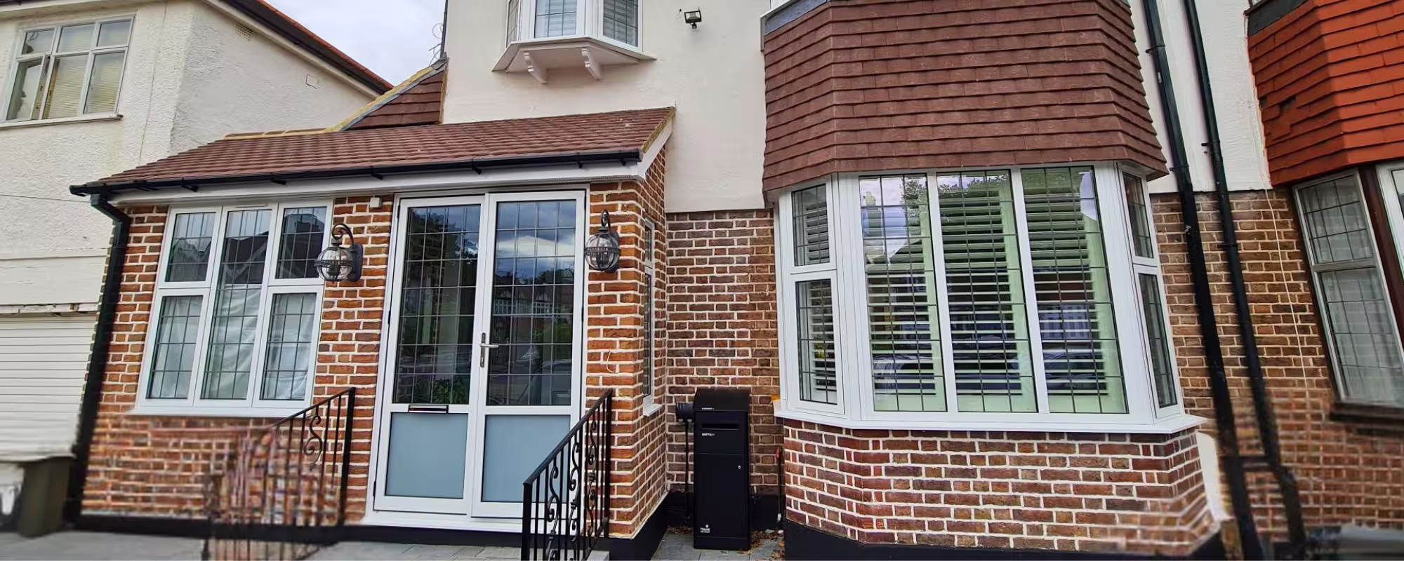 A Heritage window and doors image - How to choose double glazing window company in the UK - Durajoin